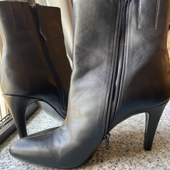 Nine West - Picture 2 of 4